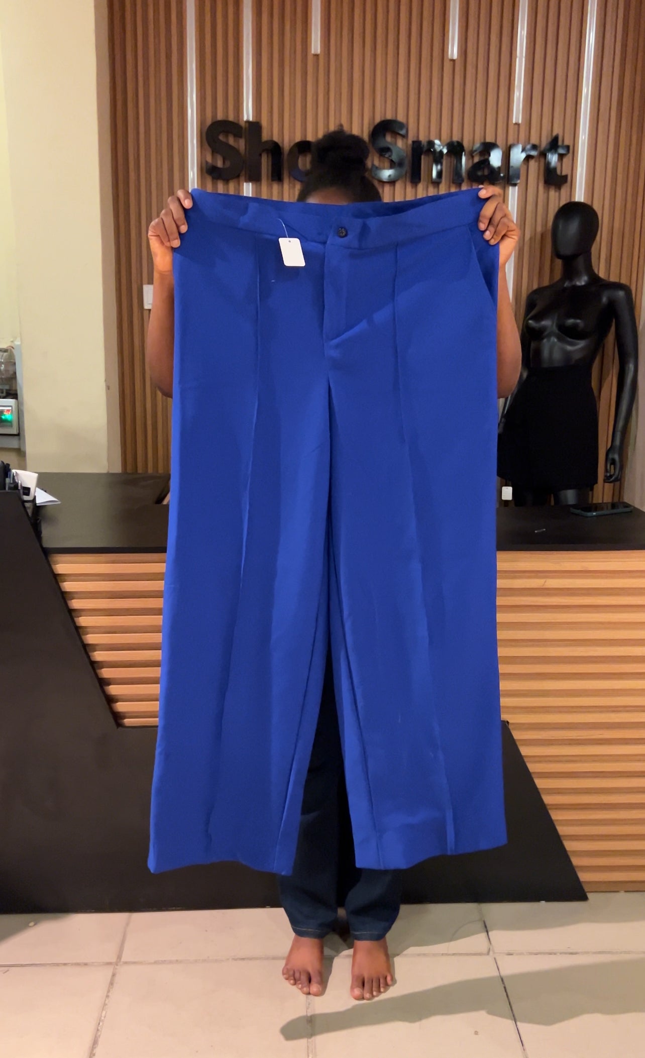 P royal blue / UK24